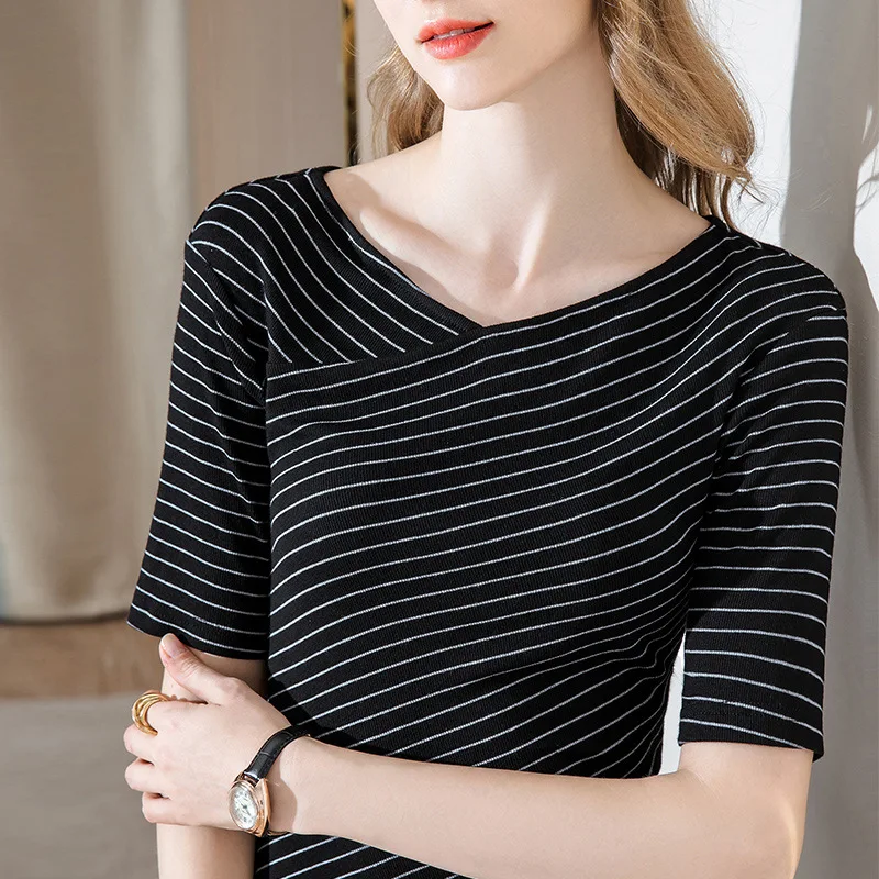 

Mid sleeve T-shirt women's early autumn new women's Cross V-neck 5-sleeve stripe Korean gentle style top
