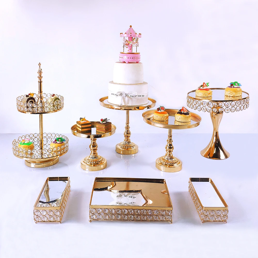 Набор золотых тарелок 8-9 шт. стеллаж для свадебных торжеств дней рождения