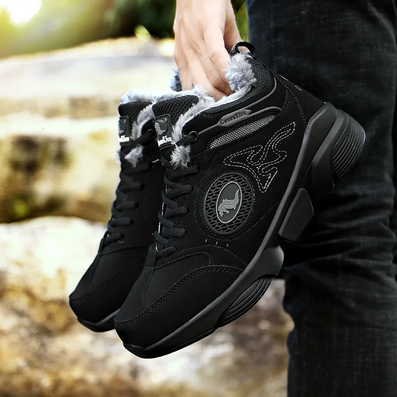 Зимние теплые кроссовки увеличивающие рост Мужская обувь черная утепленная с