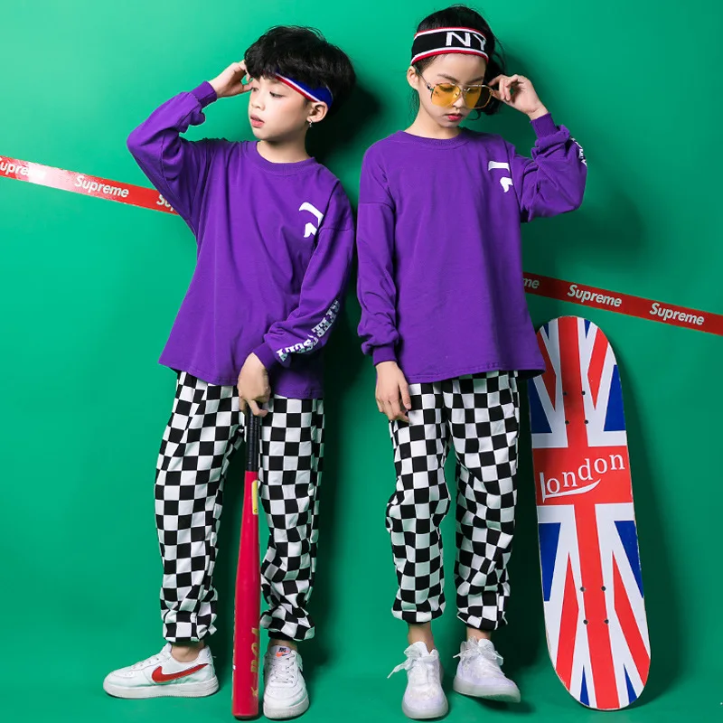 

Новая детская одежда для хип-хопа, Корейская фиолетовая футболка с длинным рукавом для мальчиков и девочек, черно-белые клетчатые брюки, кос...