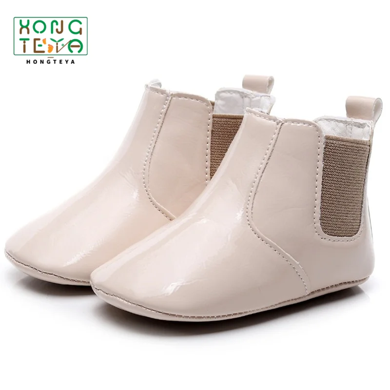 Дропшиппинг для маленьких девочек высокие сапоги upper Boots 6 цветов для новорожденных из искусственной кожи глянцевая с пуховной внутренной частью для малышей; мягкая обувь; зимняя обувь с нескользящей подошвой; ботинки