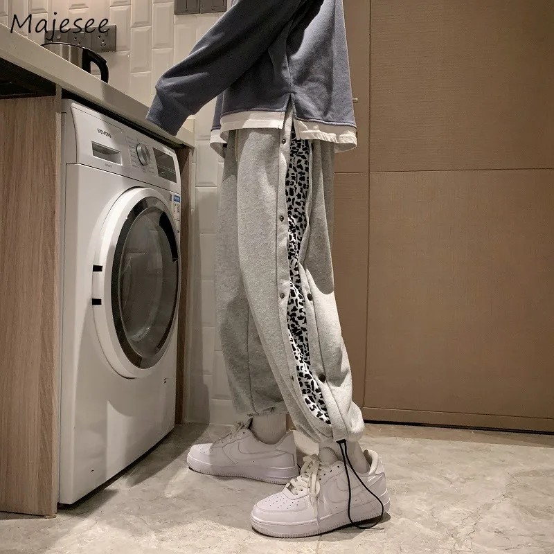 

Брюки мужские спортивные с леопардовым принтом, штаны для отдыха, шикарные уличные модные Универсальные штаны в стиле бойфренд Харадзюку, х...