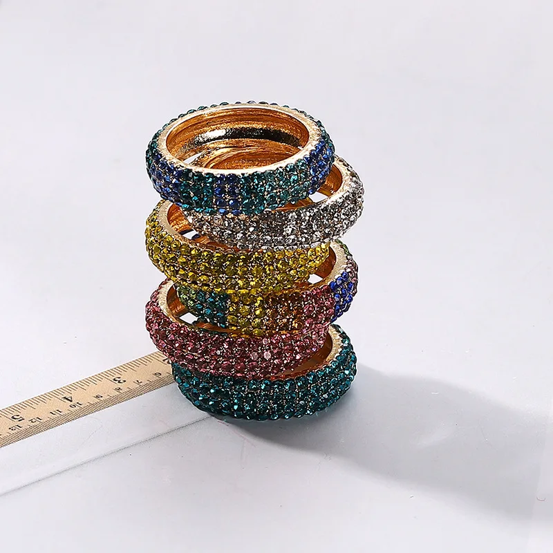 Радужное кольцо Женское многоцветное модное циркониевое Золотое вечерние