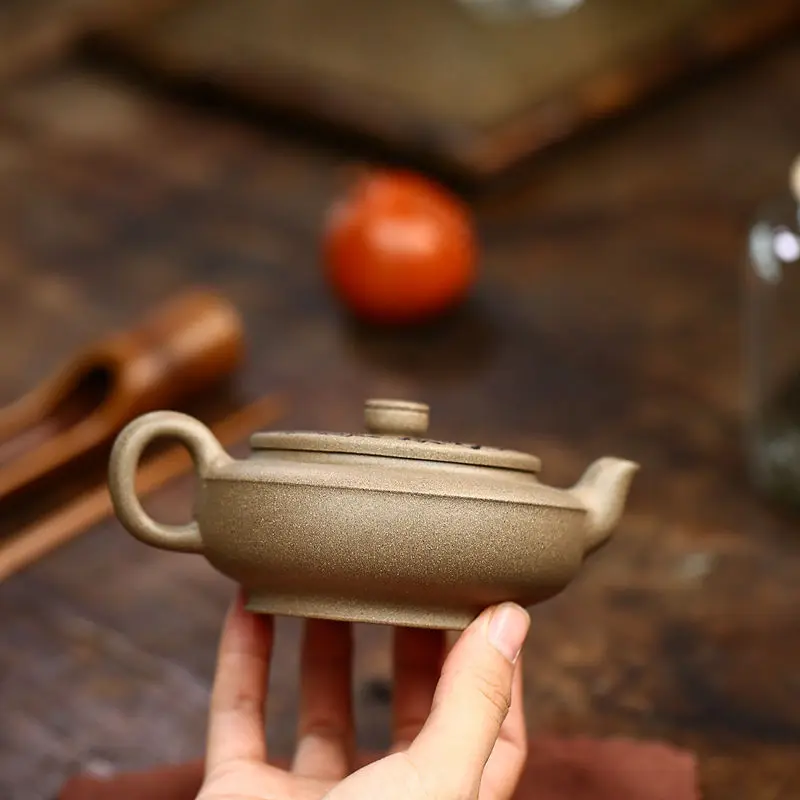 Темно красный эмалированный керамики чайник ручной работы прозрачный золы