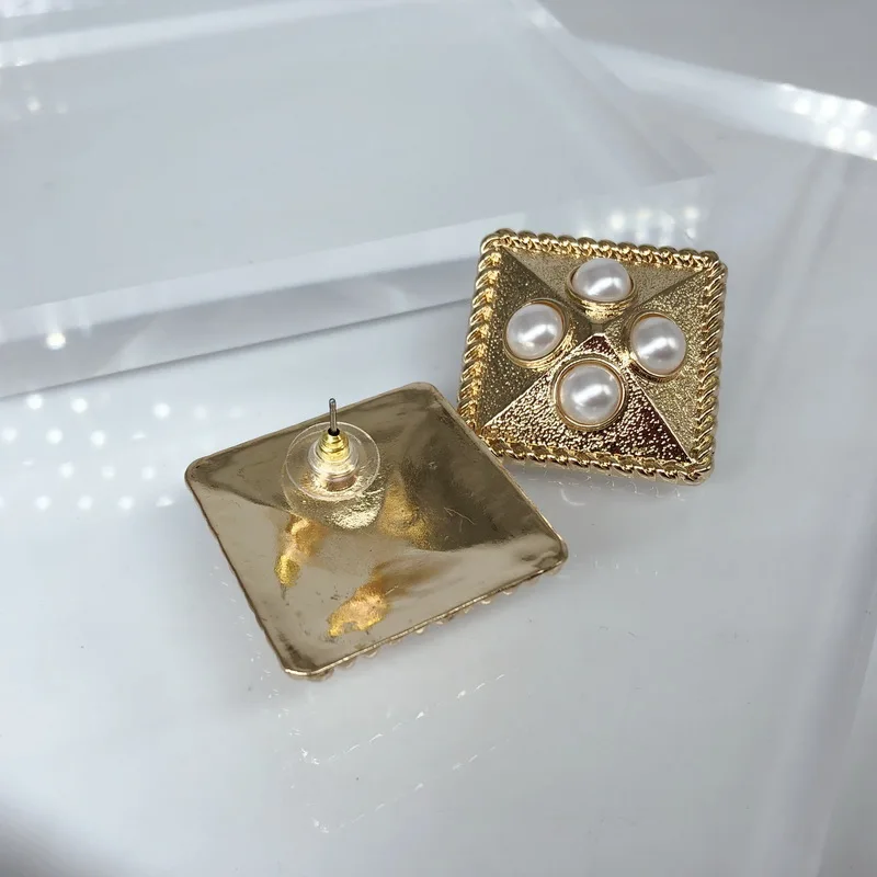 F.J4Z New Big Earring for Women Fashion Retro Pyramid Alloy Simulated Pearl Geo Earrings Chunky Party Gifts Dropship | Украшения и