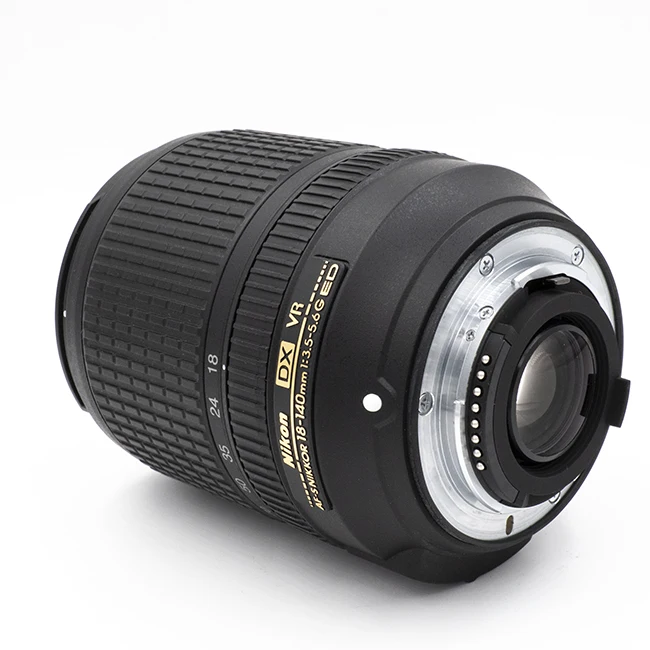 Объектив Nikon 18-140 AF-S DX NIKKOR мм f/3 5-5 6G ED VR для D3200 D3300 D3400 D5200 D5300 D5500 D5600 D7100 D7200 |
