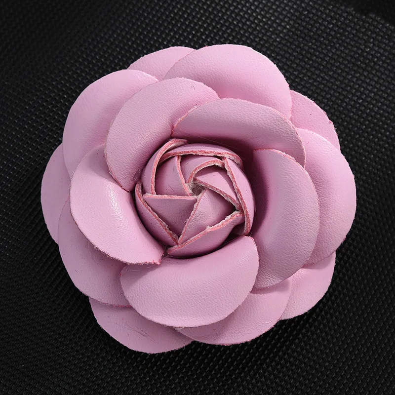 Pink Новинка, Корейская брошь ручной работы из искусственной кожи, цветок камелии, бутоньерка на лацкан, брошь на булавке, ювелирные броши, корсаж, подарки для женщин, аксессуары - Окраска металла: Pink
