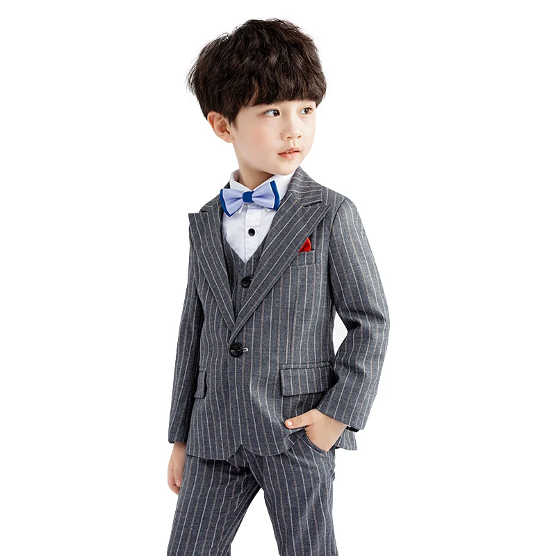 Полосатый костюм из 3 предметов подходит для свадьбы выступлений всех видов