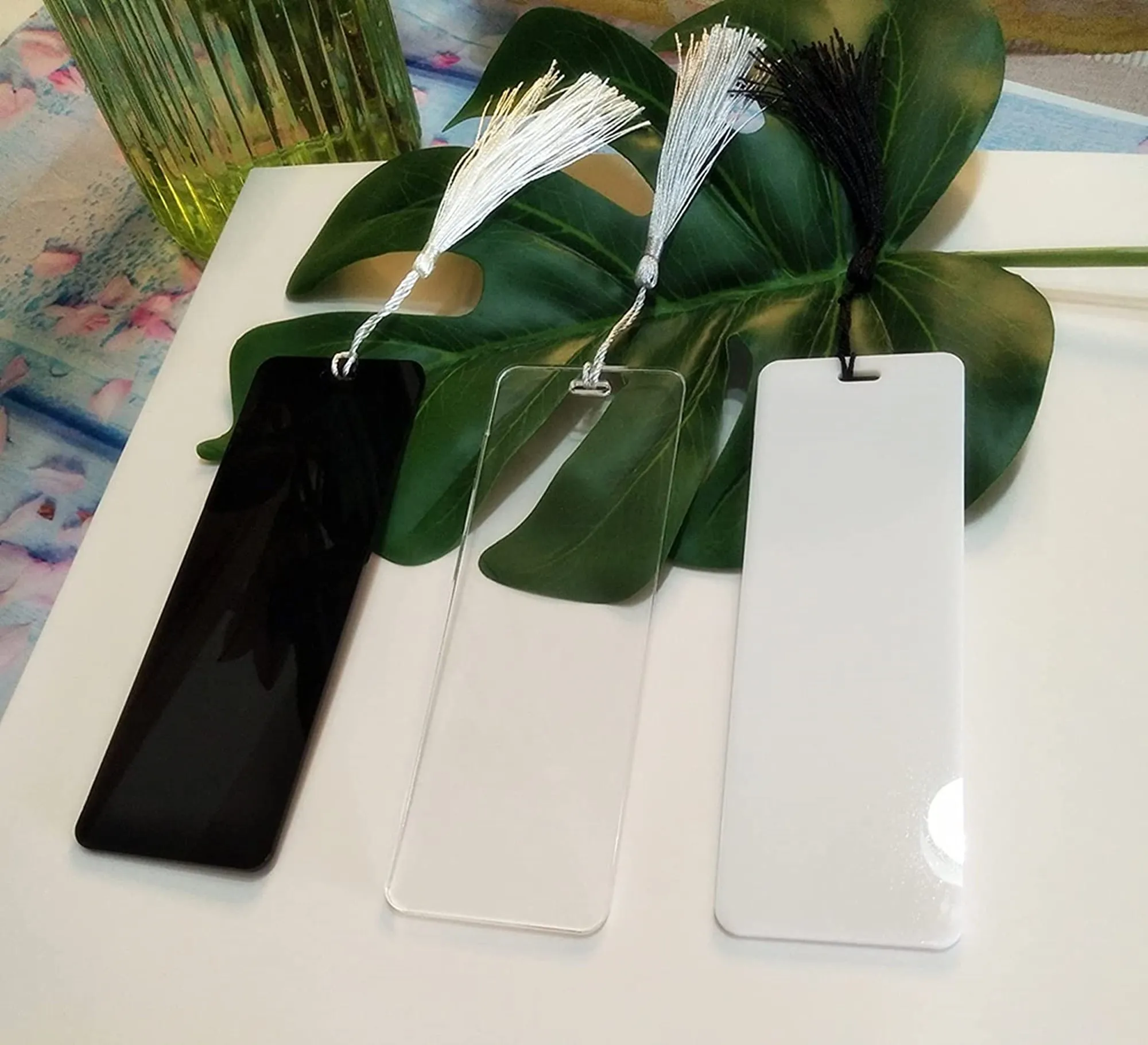 

Blank Acrylic Sheet,10pcs Acrylic Rectangular Bookmark Banks,Acrylic Blank Bookmark with Tassels for DIY Projects and Present Ta