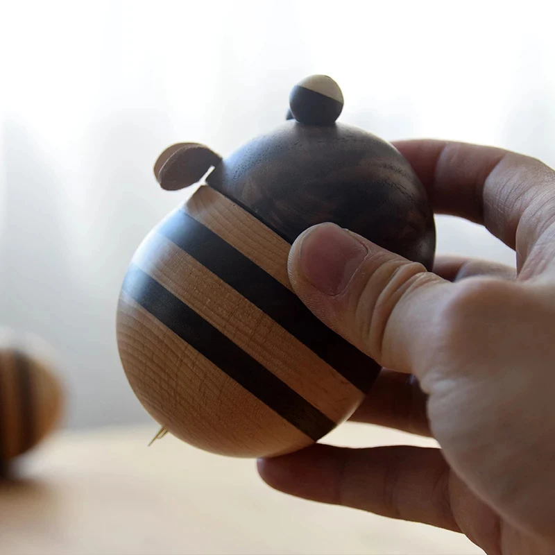 

Home Creative Wood Bee Toothpick Holder Toothpick Box Home Living Room Dining Room Toothpick Storage Box for Toothpicks