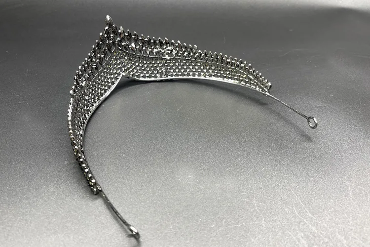 

Crown Ornament Bridal Wedding Accessories Simple Alloy Black Handmade Bridal Dress Jewelry YA88