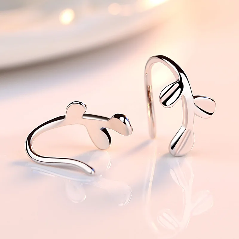 Литературные маленькие свежие серьги в виде листьев ручной работы с оливковой