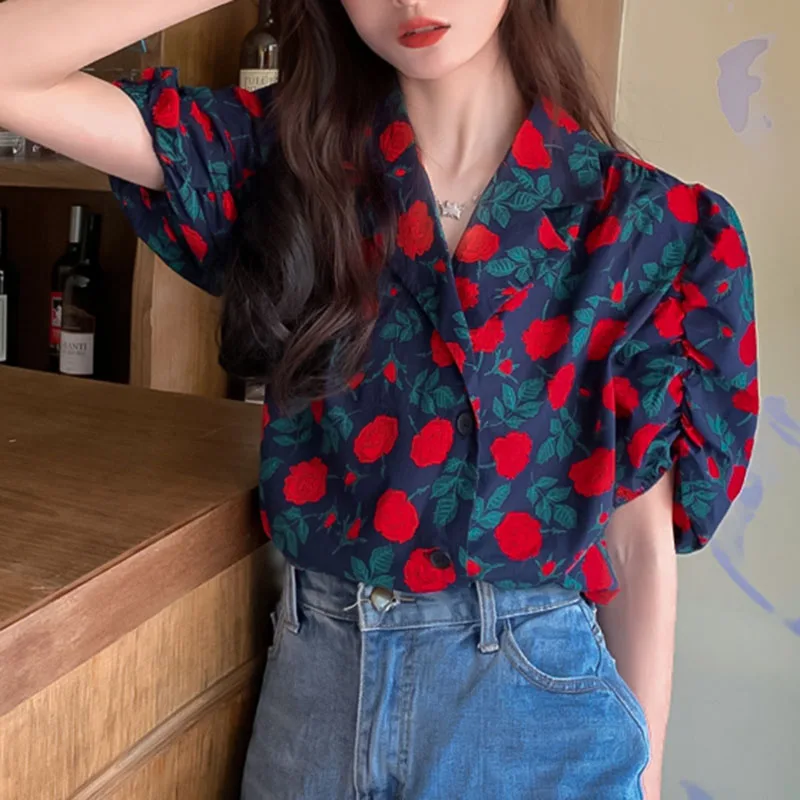 

WKFYY Women Summer Vintage Causal Floral Print Turn-Down Collar Shirring Puff Sleeve Double Breasted Shirt Loose Tops B4015