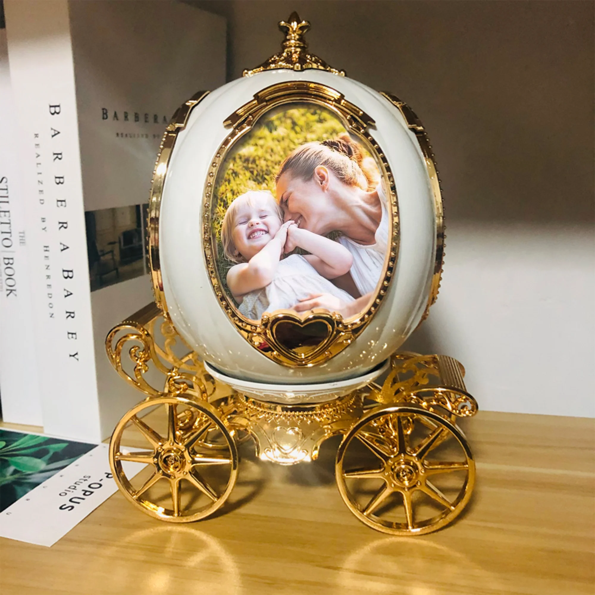

Personalized Decorative Photo Frame Rotatable Pumpkin Car Shaped Music Boxes Custom Photo Display 4 Pictures Music Box Best Gift