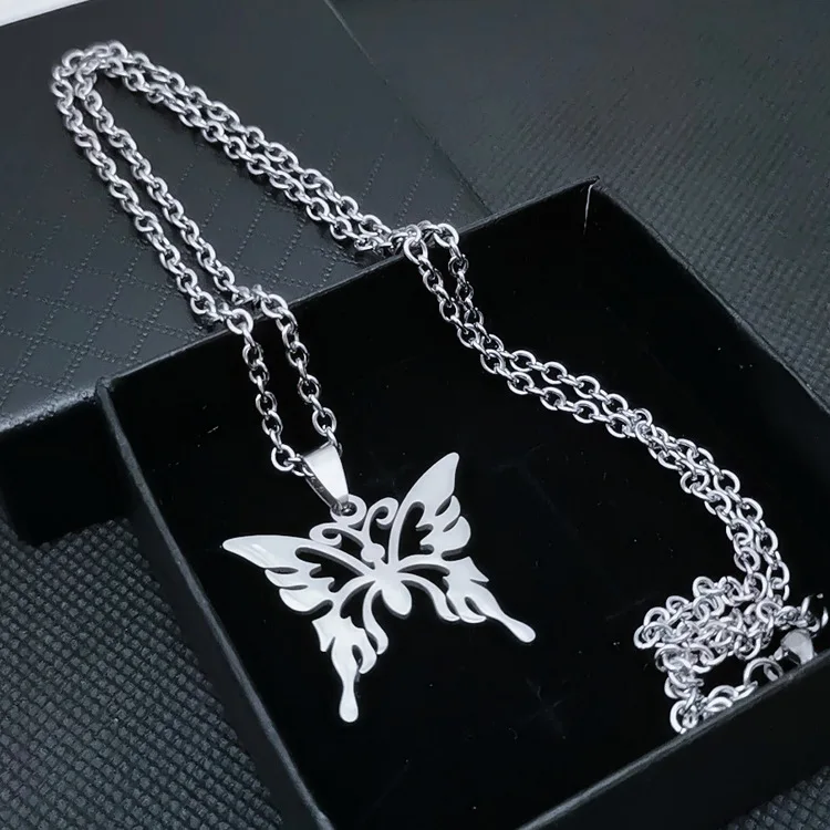 

Titanium Steel Butterfly Pendant Necklace Women's Necklace Clavicle Chain Elegant Girl Charm Jewelry Fashion Animal Pendant