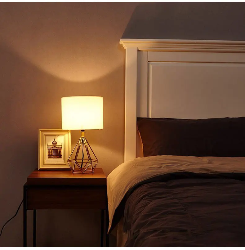 Modern minimalist metal paint rose gold hollow diamond design cloth table lamp personality diamond LED lighting bedroom decor