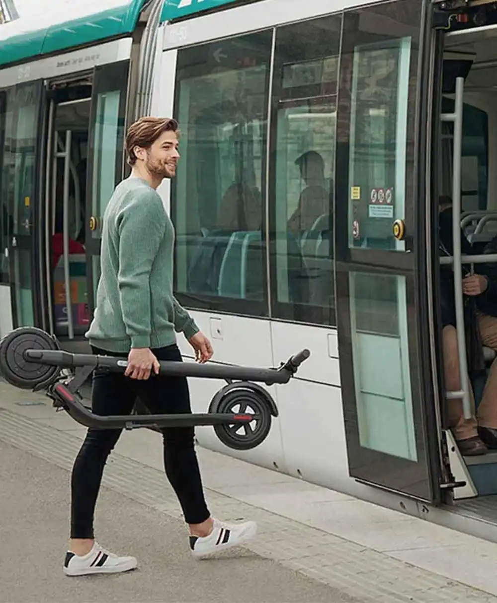 Электросамокат Ninebot Electric Scooter E22 (черный) Объём аккумулятора (mAh)-5200 LED-фара (2.5 Вт)