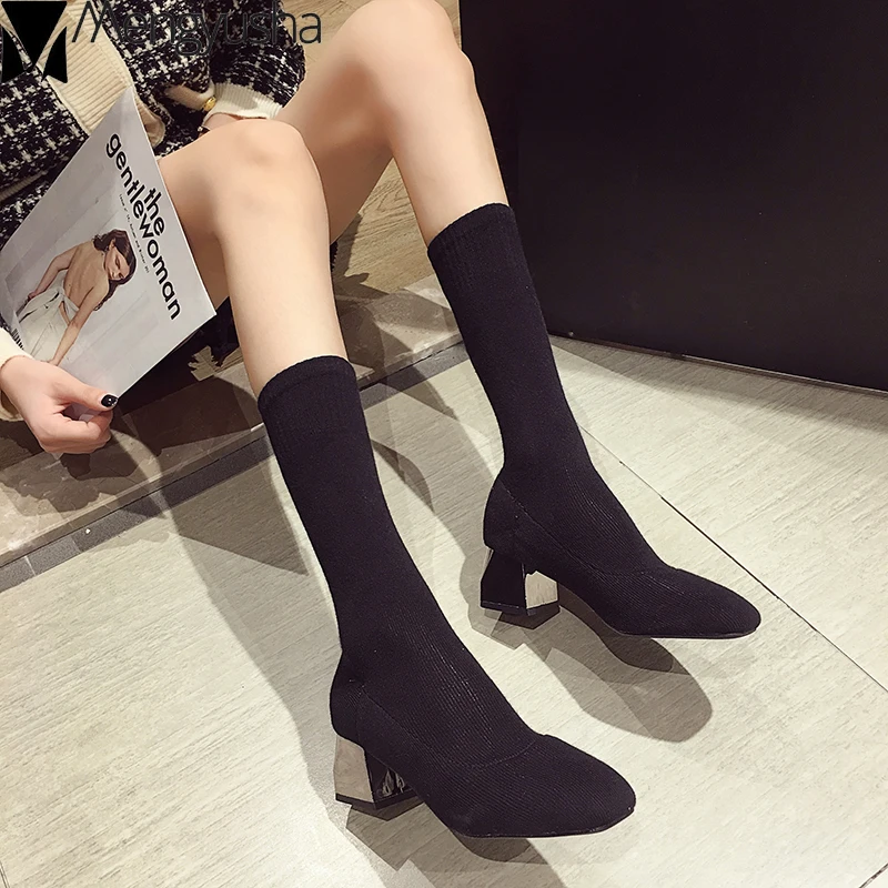 Стрейчевые вязаные сапоги-носки Серебристые на толстом каблуке модные женские