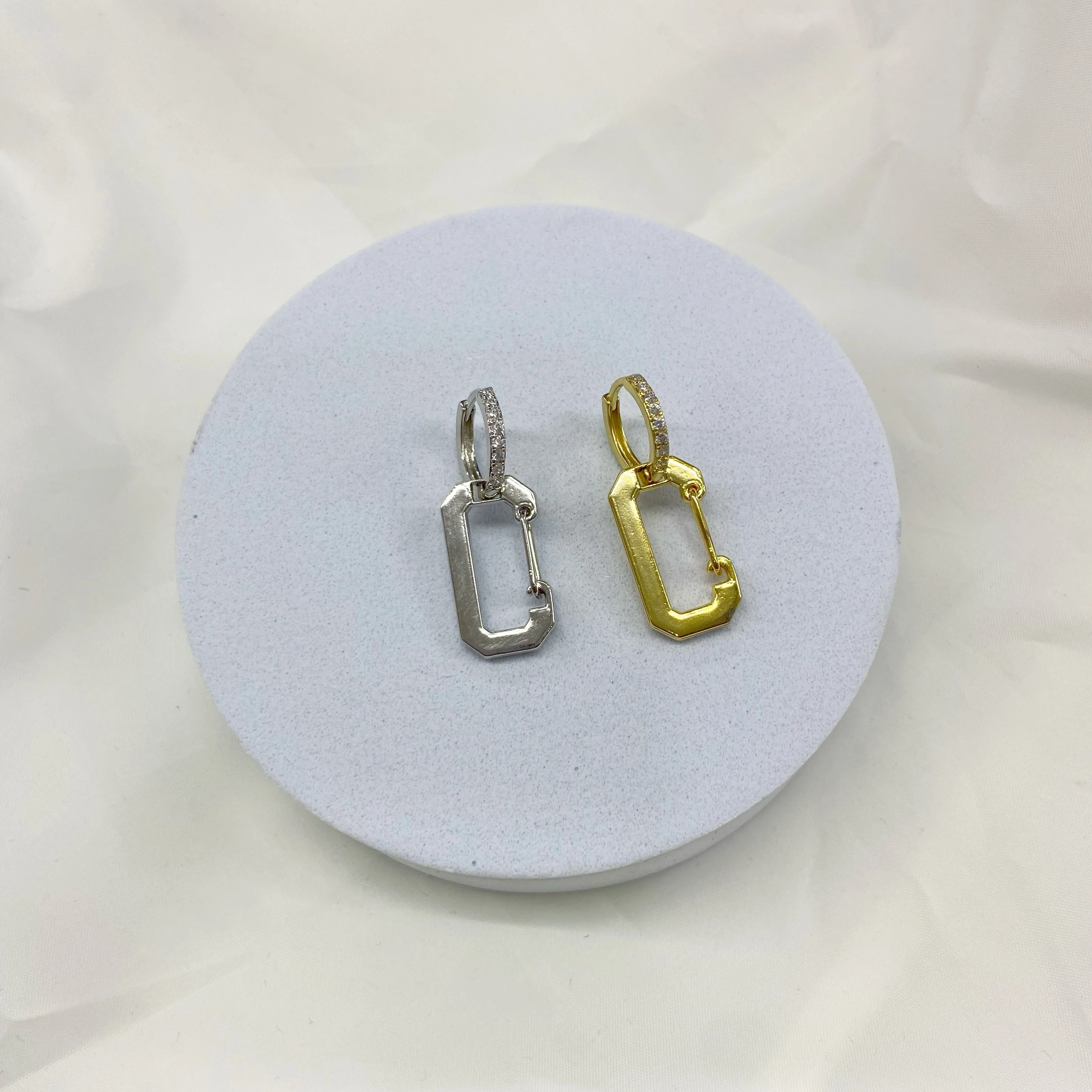 

HECHENG 1pc MINI colorful Geometric Drop Earring wholesale for Women Neon style Fluorescent Jewelry love heart star VE149