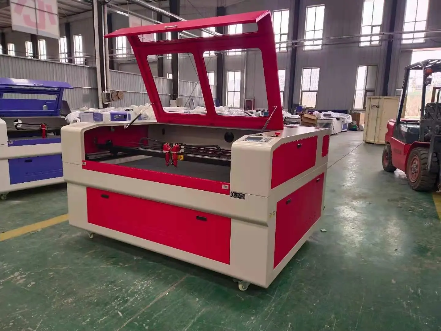 

Factory 100W CO2 laser cutting machine with Ruida mainboard and linear rail guide 1390 cnc laser cutter 80W laser engraving cnc