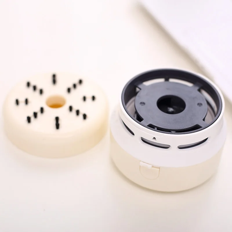 

Deli 18880 Mini Vacuum Cleaner Desk Set Portable 360° Rising Wind Direction Strong Suction Desktop Cleaner For School Office
