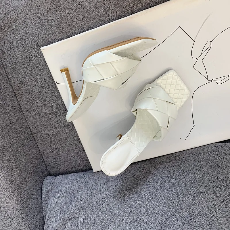 

2021 early spring net red new fashion one line rhombic leisure high heel sandals women's shoes