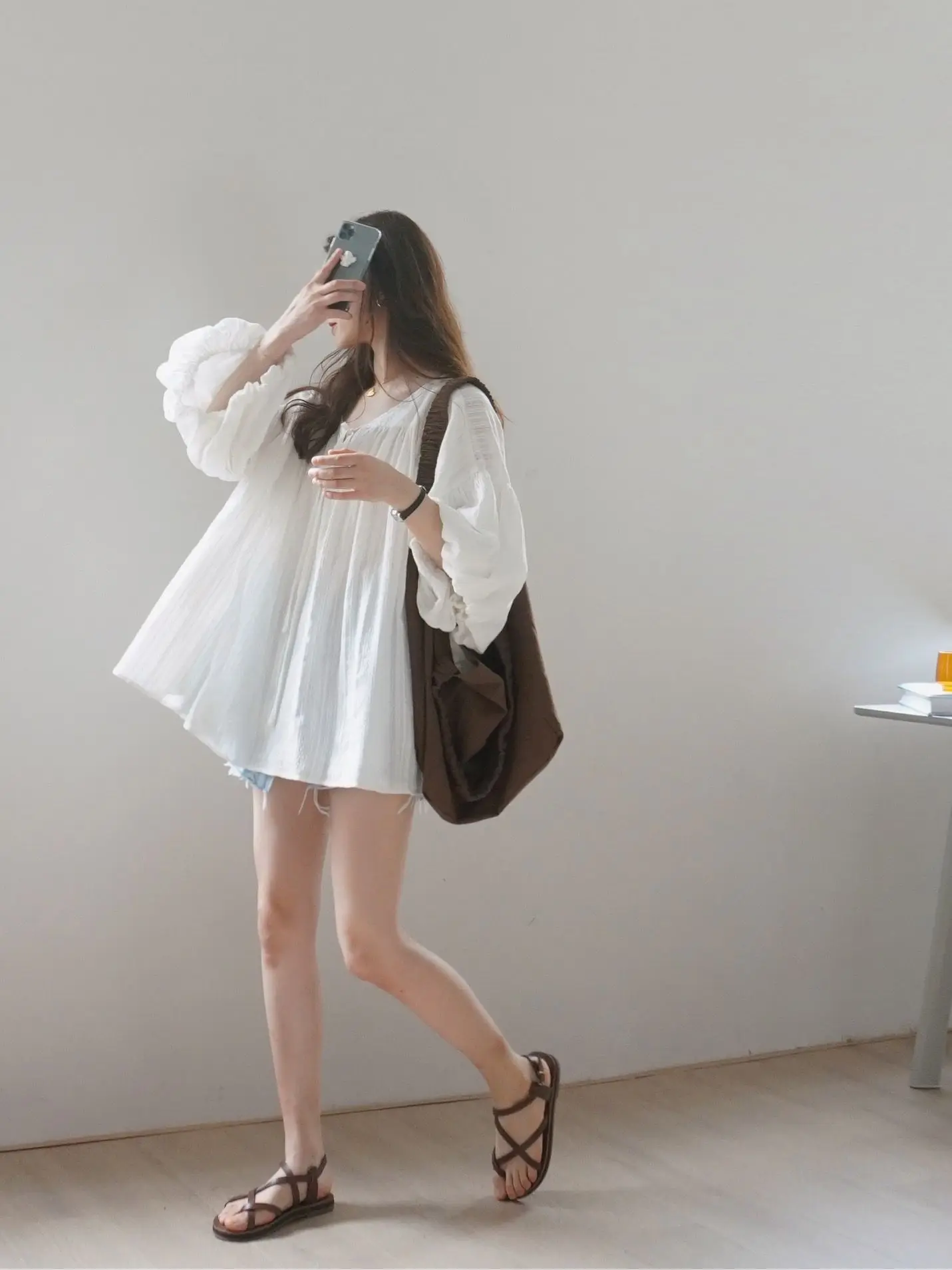 

COIGARSAM Short blouse women Loose Lantern Sleeve blusas womens tops and blouses White 2454