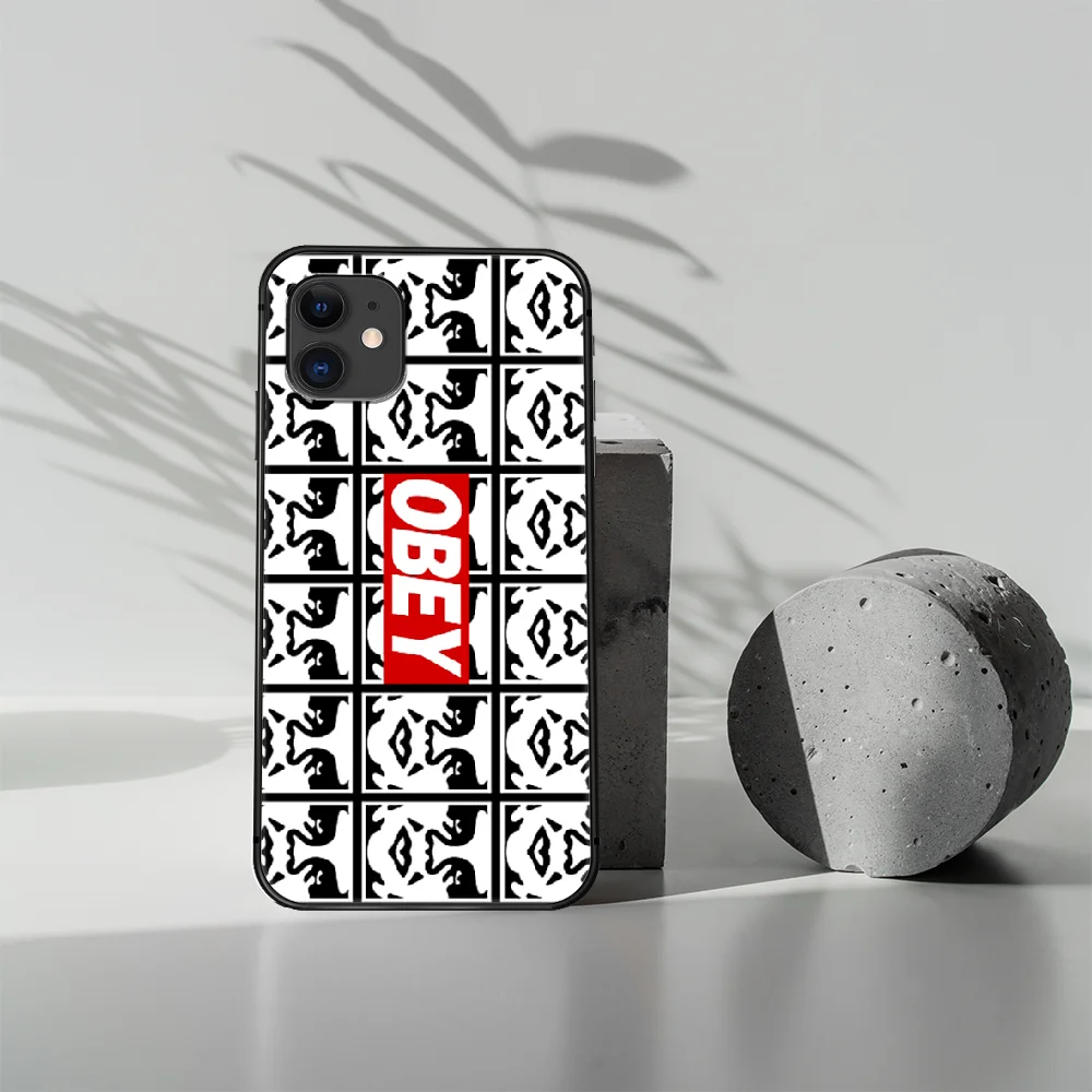 

fashion trend Brand Phone Case Cover Hull For iphone 5 5s se 2020 6 6s 7 8 12 mini plus X XS XR 11 PRO MAX black Coque Painting