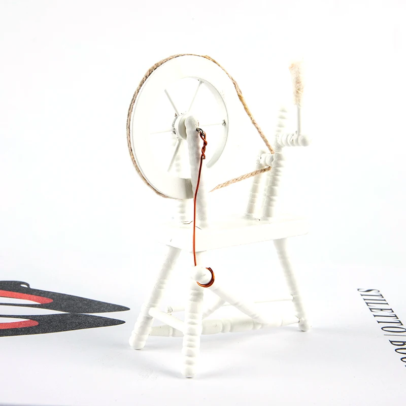 

1Pc 1/12 Dollhouse Miniature Wooden Spinning Wheel Doll House Furniture Model Dollhouse Decor Accessories Hot sale