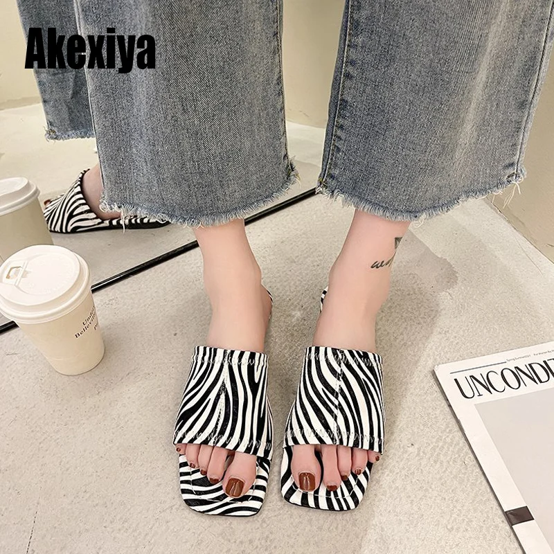 

New Fashion Zebra Striped Slides Outside Summer Women's Slippers Flat Soled Casual Sandals BC351