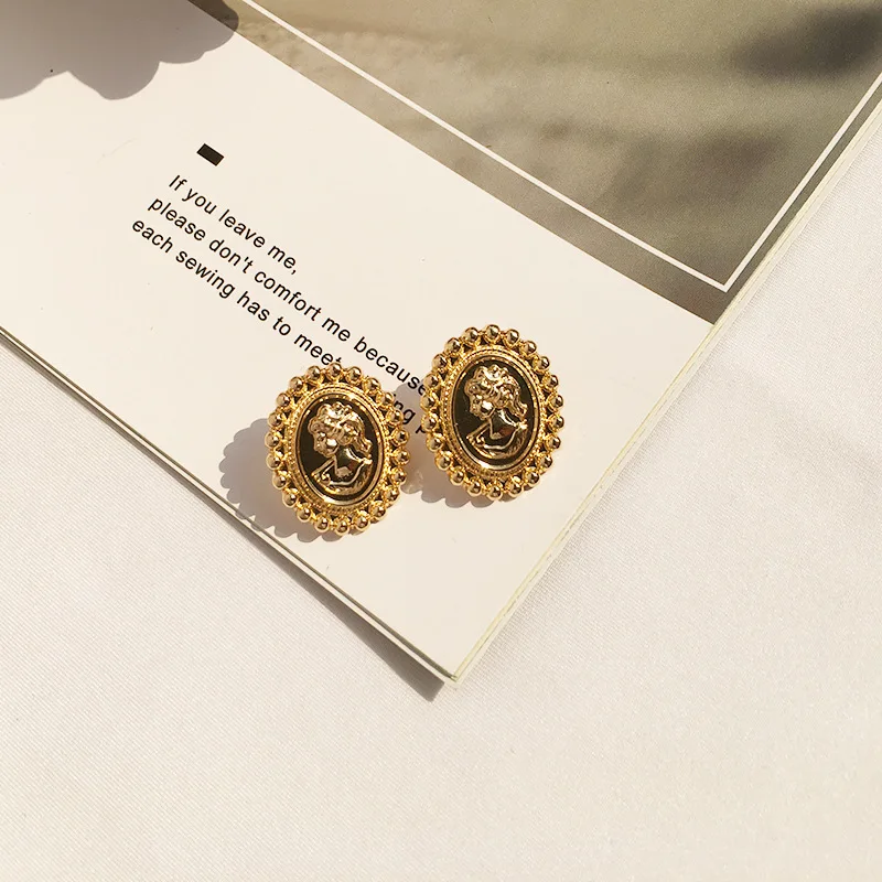 2020 винтажные Выгравированные золотые серьги гвоздики для женщин неправильные