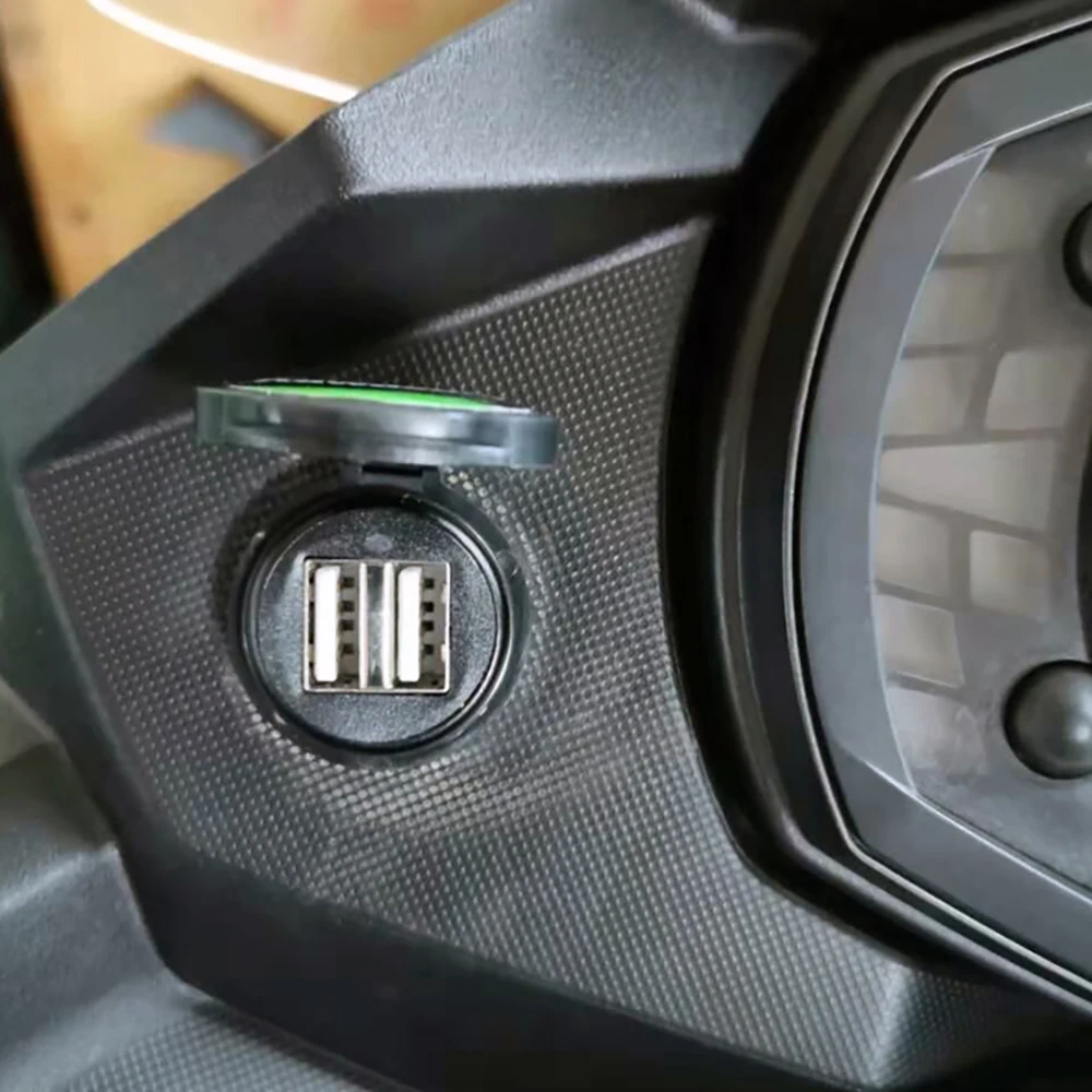 Гнездо разветвитель с 2 портами (стандарт Зарядное устройство покрытие