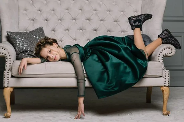 2020 New Dark Green Satin Flower Girl Dress For Wedding Sheer Neck High Low Princess Pleats Custom Made Kids Prom Dresses | Детская