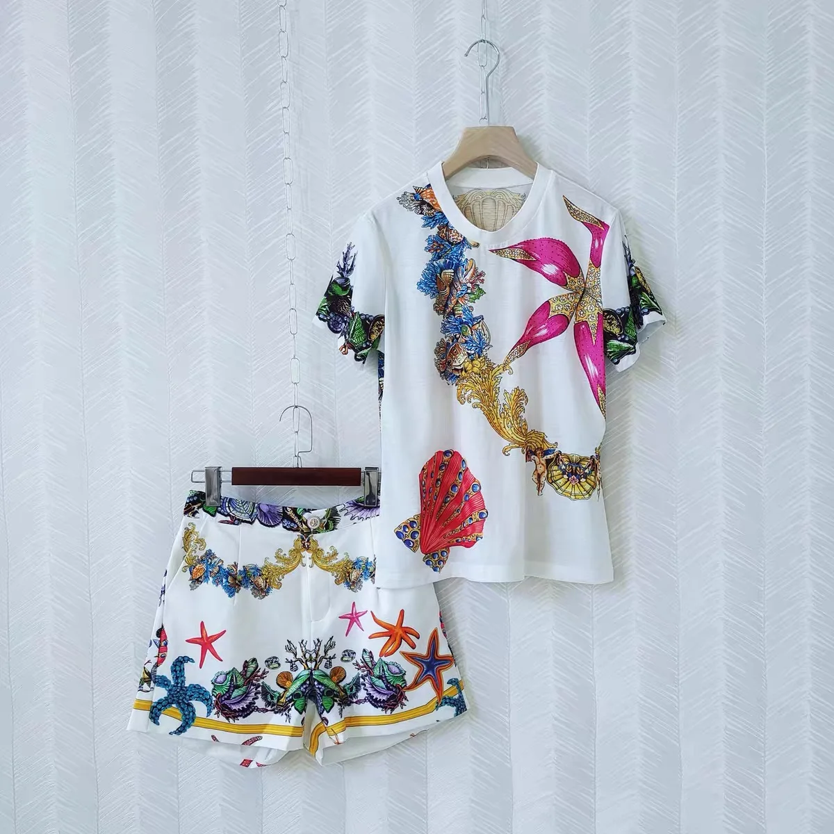 

CHICLADY two pieces set women starfish printed O-neck short sleeve Tee Tops T-shirt casual loose size shorts pant sets female za
