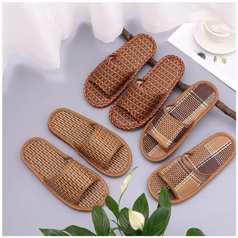 

2021 New Summer Lovers Crochet Slippers Homme Anti-Slip Fashion Beach Shoes Women Bath Home Indoor Slides Men Sandals Cane