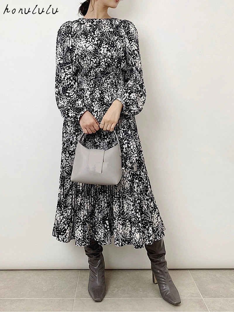 

2021 early spring French random hemp jacquard splashed ink random dot French retro style V-neck two-wear dress