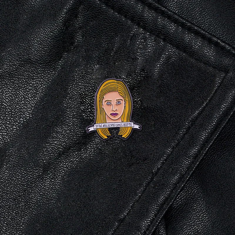 Буффи королева рассекающая эмалированная булавка если придет Апокалипсис она