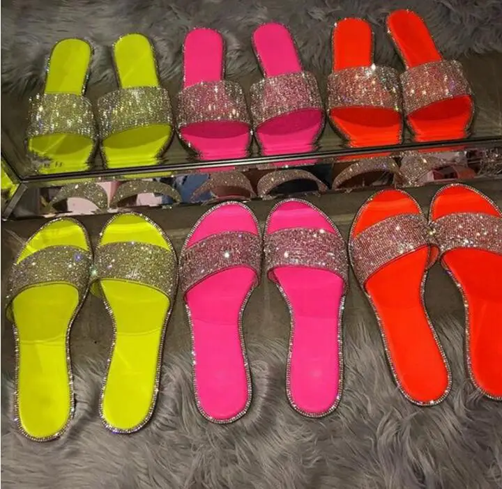 

Glitter Slippers Women Summer Sandals 2021 Fashion Bling Female Candy Color Flip Flops Beach Diamond Flat Shoes Outdoor Sandals