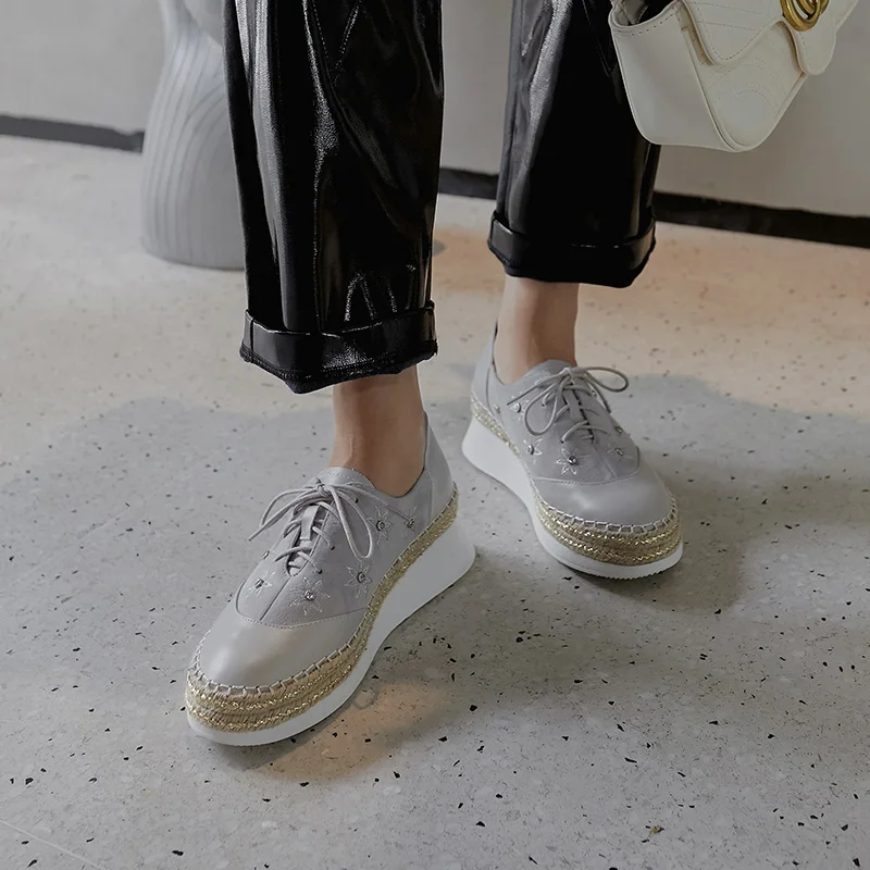 

2021 Thick Bottom Genuine Leather Silver Increased Platform Loafers Breathable Sneaker Casual Shoes Women Vulcanized Shoes