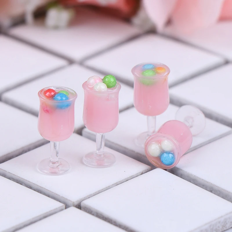 

4Pcs 1:12 Dollhouse Miniature Strawberry Juice Milkshake Cups Doll Kitchen Accessories