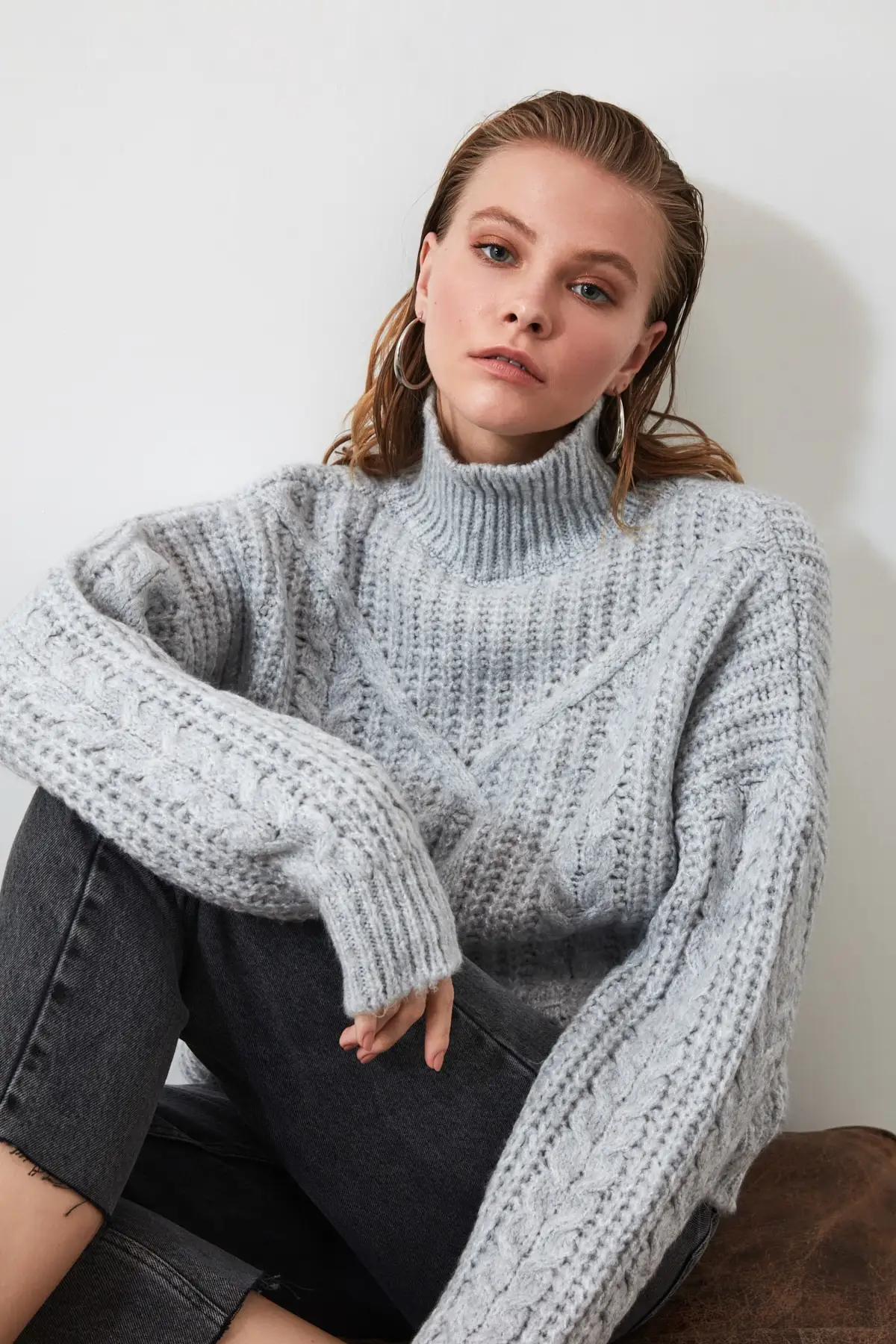 

Collar Knitwear Sweater