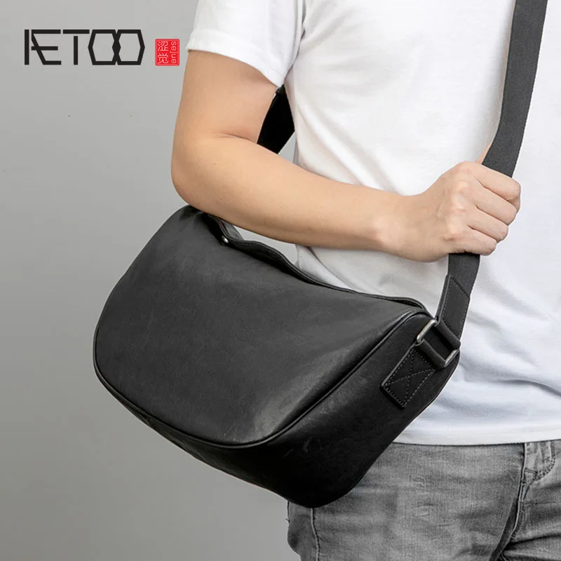 

AETOO Leather shoulder bag, men's stiletto bag, high-capacity sports fitness bag, men's casual cowhide travel bag