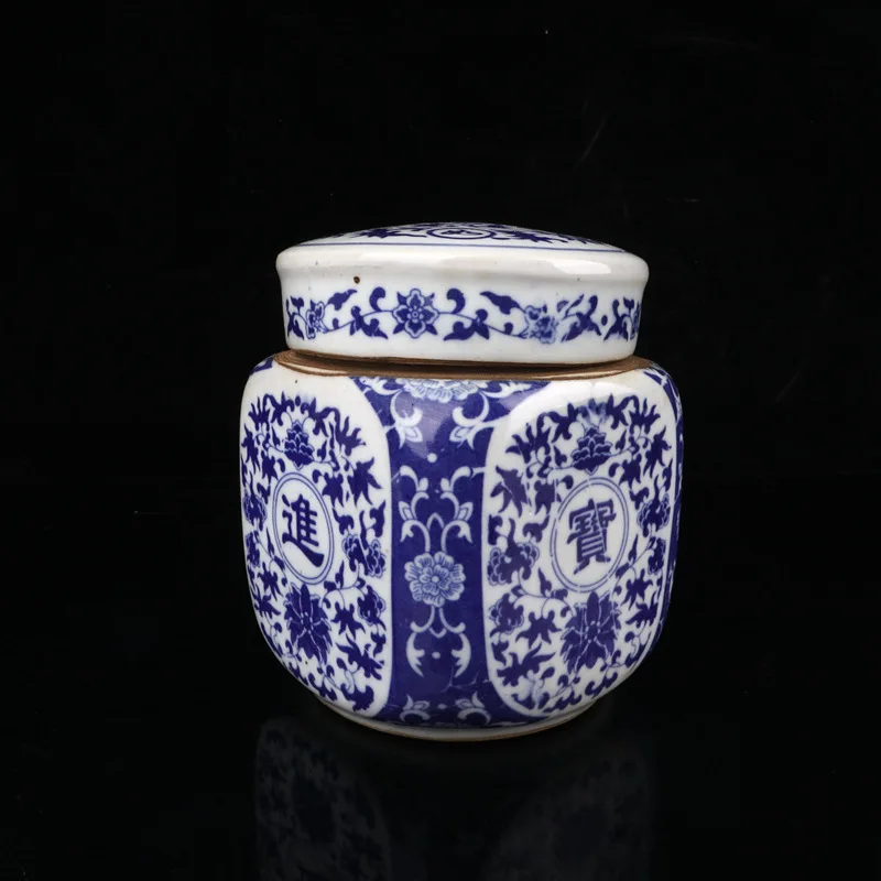 Фарфоровая банка с изображением бело-синего цвета четыре квадратных алтаря |