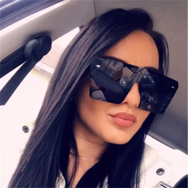 Большие пластиковые защитные солнцезащитные очки женские черные с большой