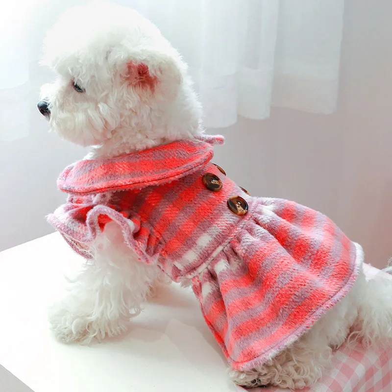 Зимнее пальто в шотландскую клетку для собаки с пузырьковым рукавом отворотом