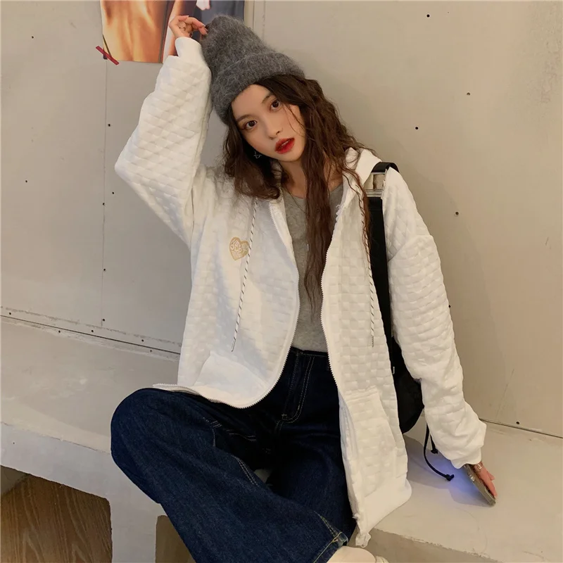 

Женское свободное мешковатое пальто с капюшоном и вафельным принтом