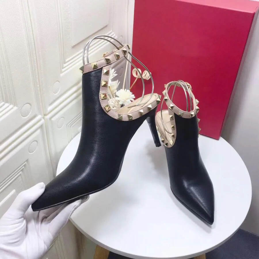 Роскошные женские ботильоны из черной кожи с шипами и острым носком модные