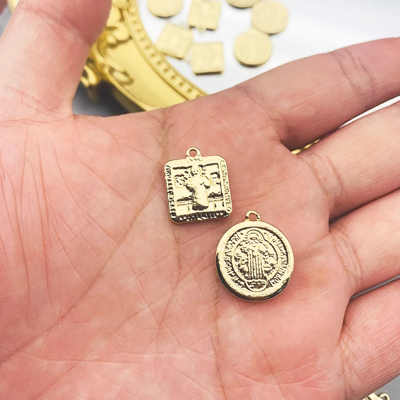 

Gold Color Alloy Coin Charms Vintage Portrait Geometry Coins Pendant DIY Making Neckalce Bracelet Handmade Jewelry Accessories