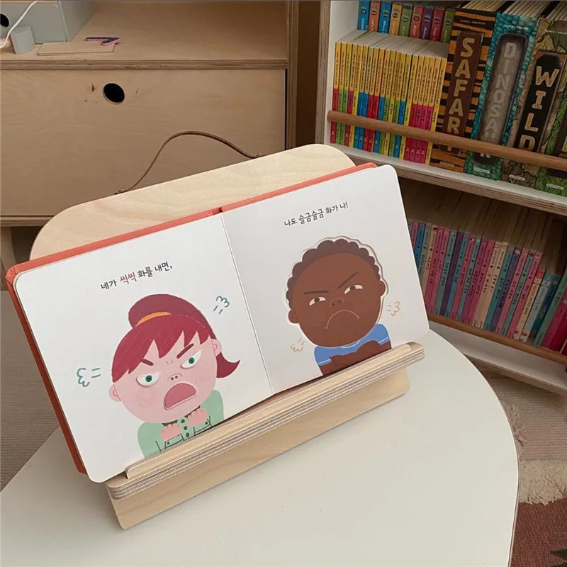 скандинавские полки для кни