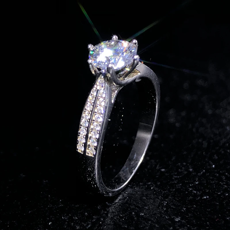 Кольцо из белого золота с муассанитом 14 к 1 карат | Украшения и аксессуары